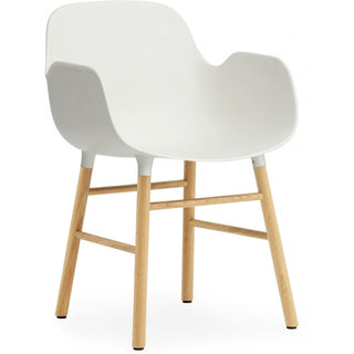 Normann Copenhagen Armlehnstuhl | Form - Stuhl - Normann Copenhagen - Eiche - Weiß