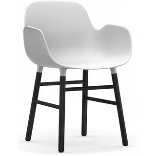 Normann Copenhagen Armlehnstuhl | Form - Stuhl - Normann Copenhagen - Eiche schwarz lackiert - Weiß