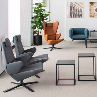 Trifidae Loungesessel - Ohrensessel - Prostoria - Haku 0221 + 0321 + 0351 / Gestell: Eiche natur -