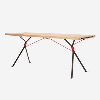 Kampenwand Tisch - Tisch - Nils Holger Moormann - Stahl gewachst - Rot