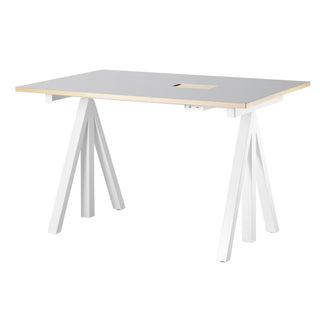 Work 2 Schreibtisch Höhenverstellbar - Tisch - String Furniture - L120 x T78cm - Linoleum hellgrau mit Einfassung in Esche