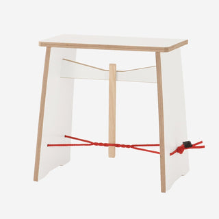 Strammer Max Hocker - Hocker - Nils Holger Moormann - Schwarz - Rot