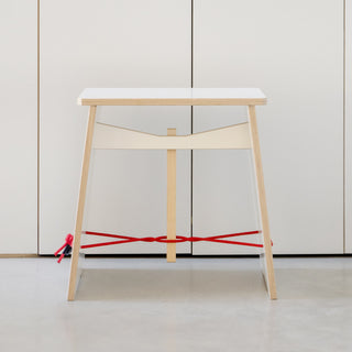 Strammer Max Hocker - Hocker - Nils Holger Moormann - Weiß - Rot