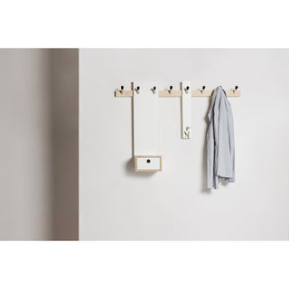 Rechenbeispiel Garderobe - Garderobe - Nils Holger Moormann - 4 Haken - Ablage mit Schub